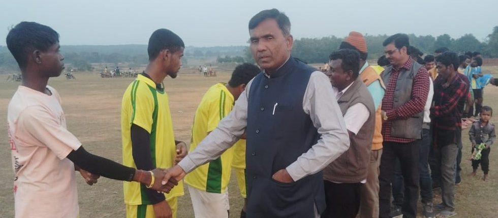 अर्जुनडीह में फुटबॉल का जलवा, रानीडीह की अशोक पेंटर जूनियर टीम चैंपियन, मुर्मू एफसी  उपविजेता