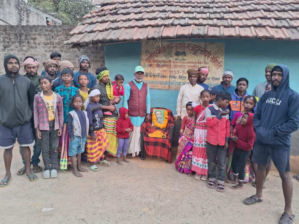 तालबेड़िया में श्रद्धा और संकल्प के साथ मनाई गई दिशोम गुरु शिबू सोरेन की जयंती